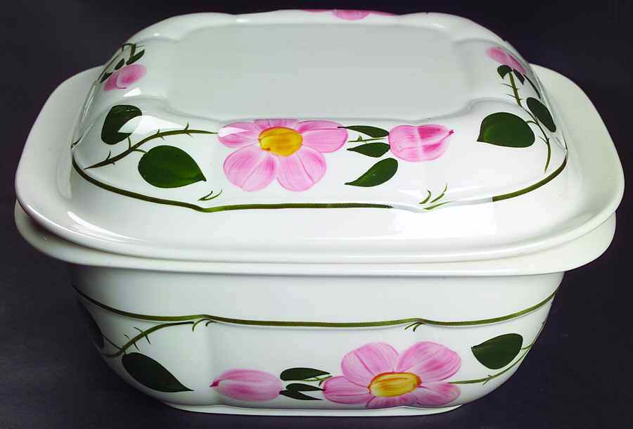 Wild Rose (Pink Flowers) 3 Quart Square Casserole with Ceramic Lid by Villeroy & Boch-1