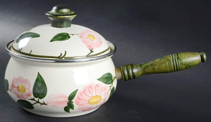 Wild Rose (Pink Flowers) 1.5qt Metal Covered Saucepan by Villeroy & Boch-1