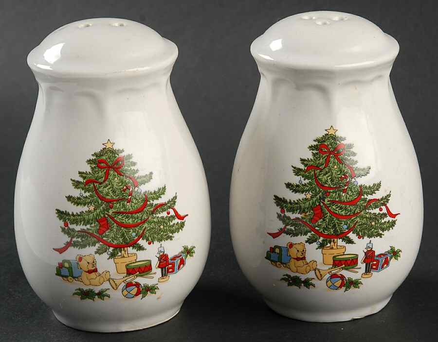 Christmas Tree Salt & Pepper Set by Vitromaster-1