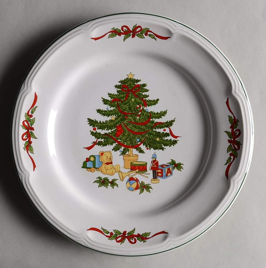 Christmas Tree Dinner Plate by Vitromaster-1