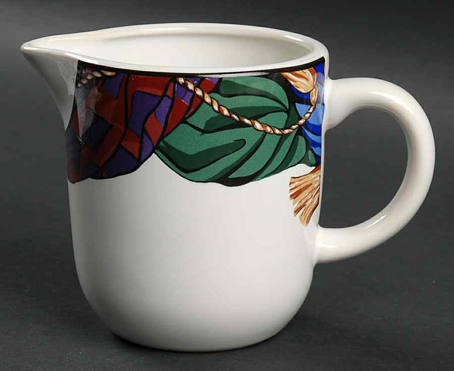Curtain Call Creamer by Vitromaster-1