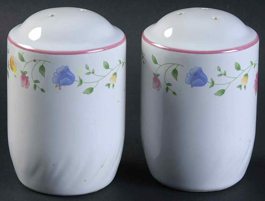 Elegance Salt & Pepper Set by Vitromaster-1