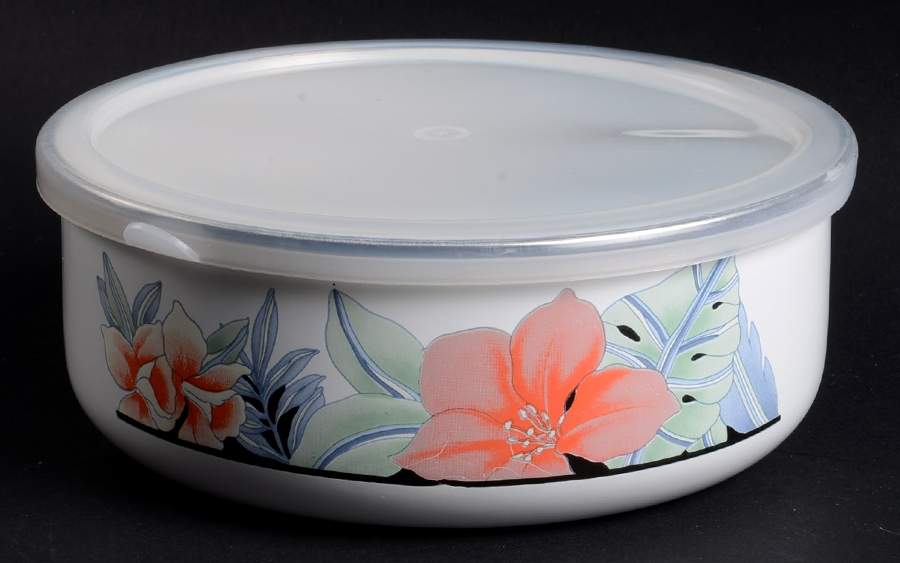 Hana 6 3/4" Metal Bowl W/Plastic Lid by Vitromaster-1