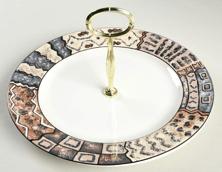 Mali Round Serving Plate with Center Handle (Dp) Hc by Vitromaster-1