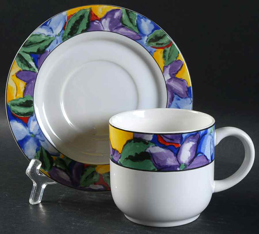 Suzanne Flat Cup & Saucer Set by Vitromaster-1