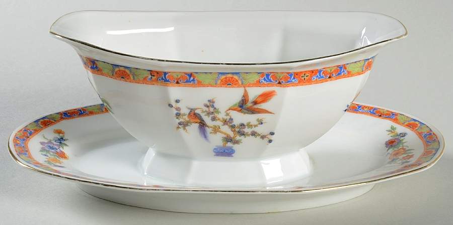 306 Gravy Boat with Attached Underplate by Victoria (Czech)-1