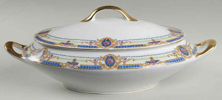 Stratford Oval Covered Vegetable by Victoria (Czech)-1