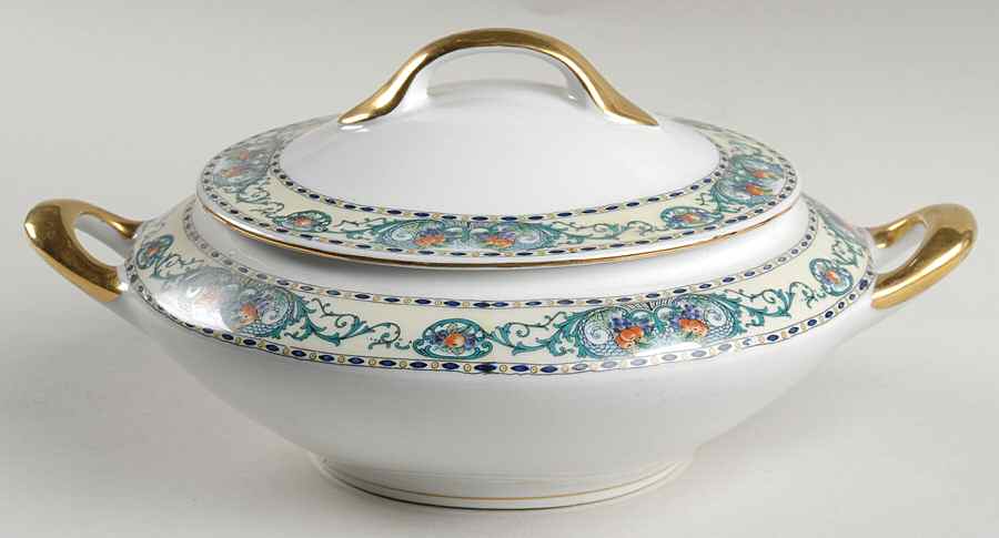 Surrey Round Covered Vegetable by Victoria (Czech)-1