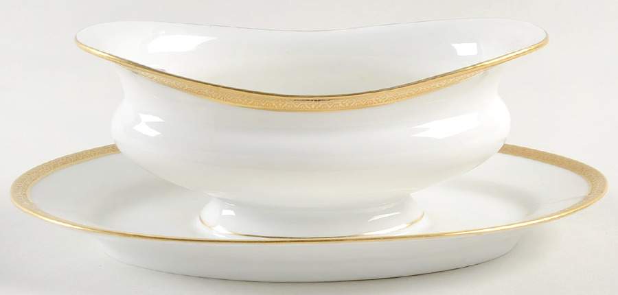 VIT10  Gravy Boat with Attached Underplate by Victoria (Czech)-1