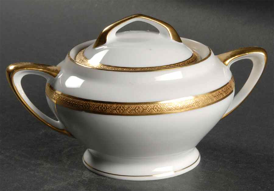 VIT10  Sugar Bowl & Lid by Victoria (Czech)-1