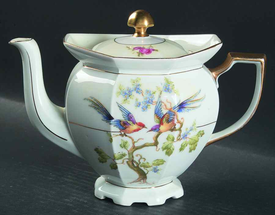 VIT105 Teapot & Lid by Victoria (Czech)-1