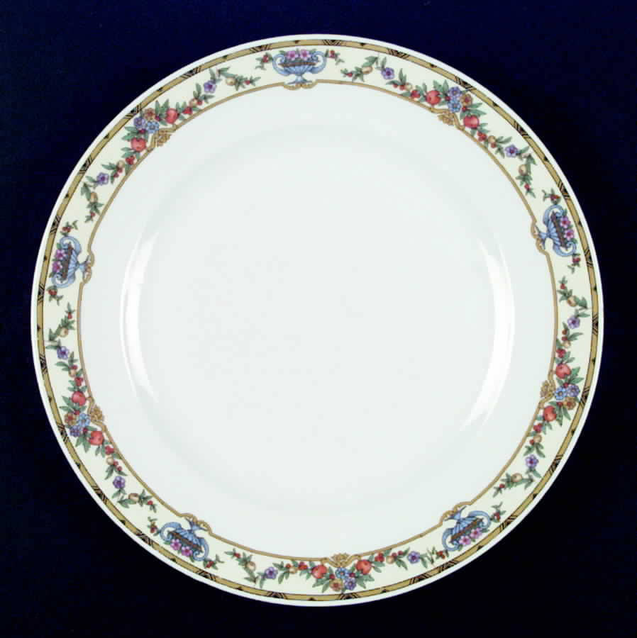 VIT11 Dinner Plate by Victoria (Czech)-1