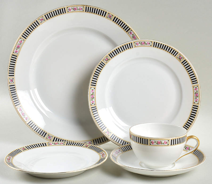 VIT12 5 Piece Place Setting by Victoria (Czech)-1