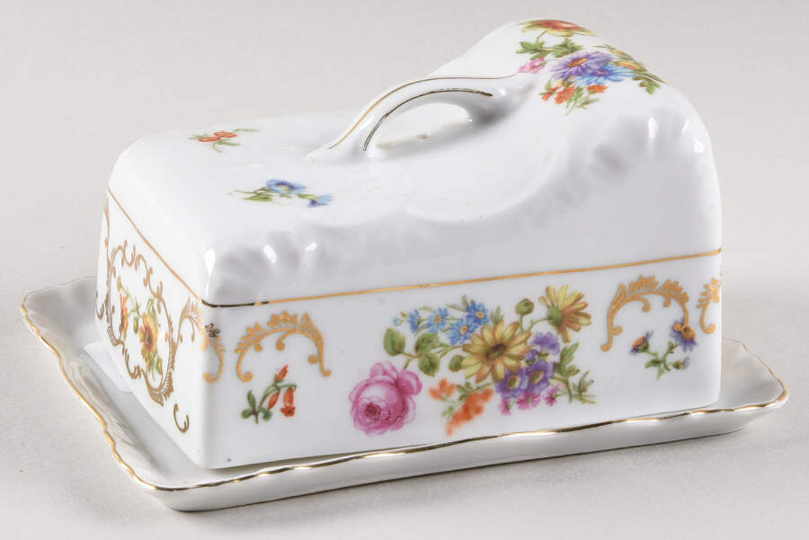 VIT21 (CZECH) Cheese Dish with Lid (Wedge) by Victoria (Czech)-1