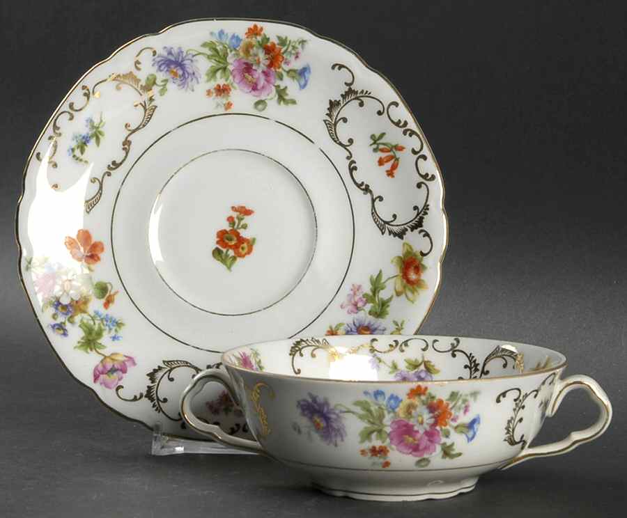 VIT21 (CZECH) Flat Cream Soup Bowl & Saucer Set by Victoria (Czech)-1