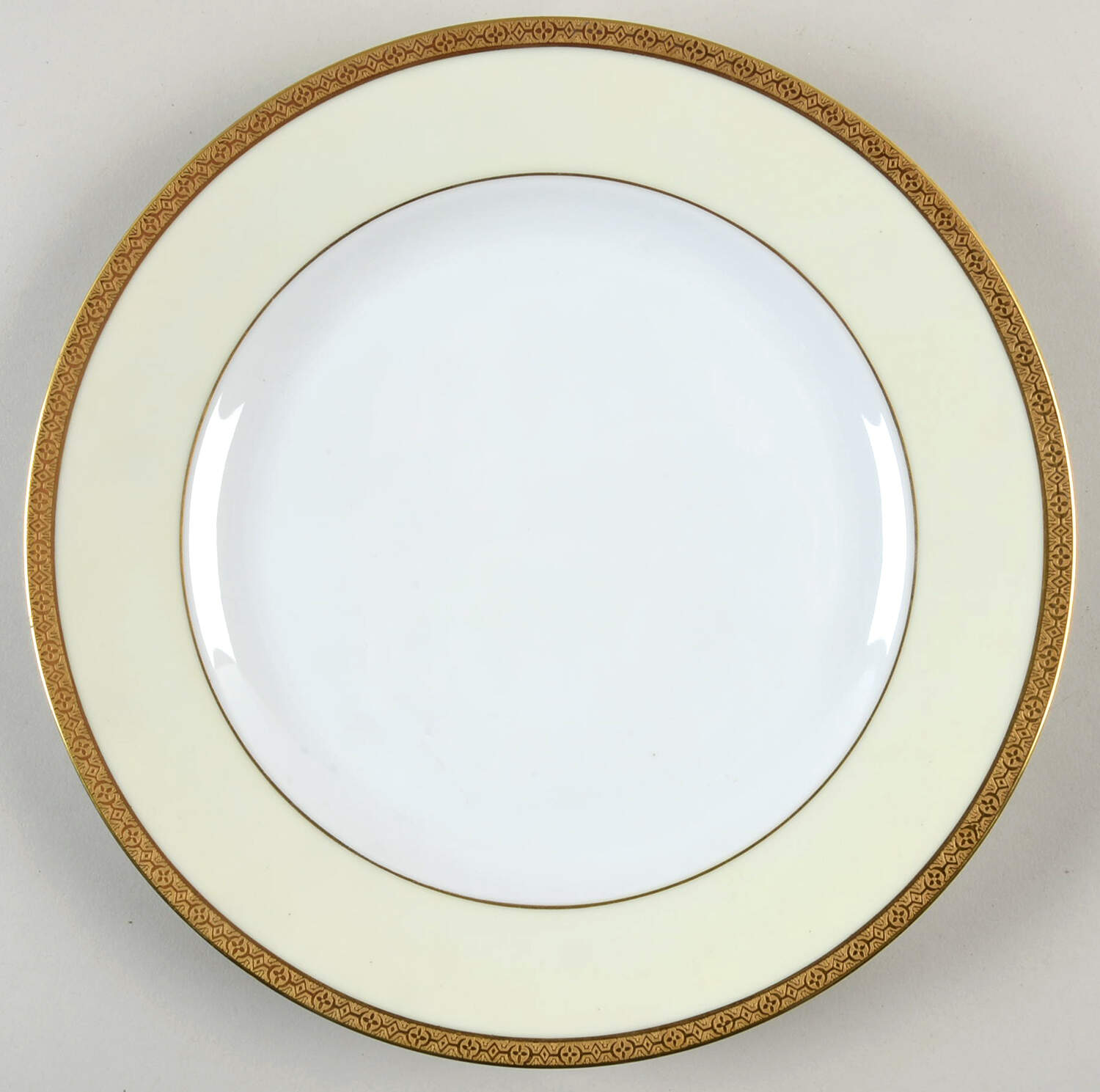 VIT23  Dinner Plate by Victoria (Czech)-1