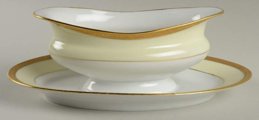 VIT23  Gravy Boat with Attached Underplate by Victoria (Czech)-1