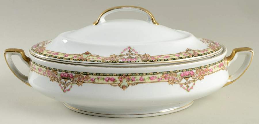 VIT24 Oval Covered Vegetable by Victoria (Czech)-1