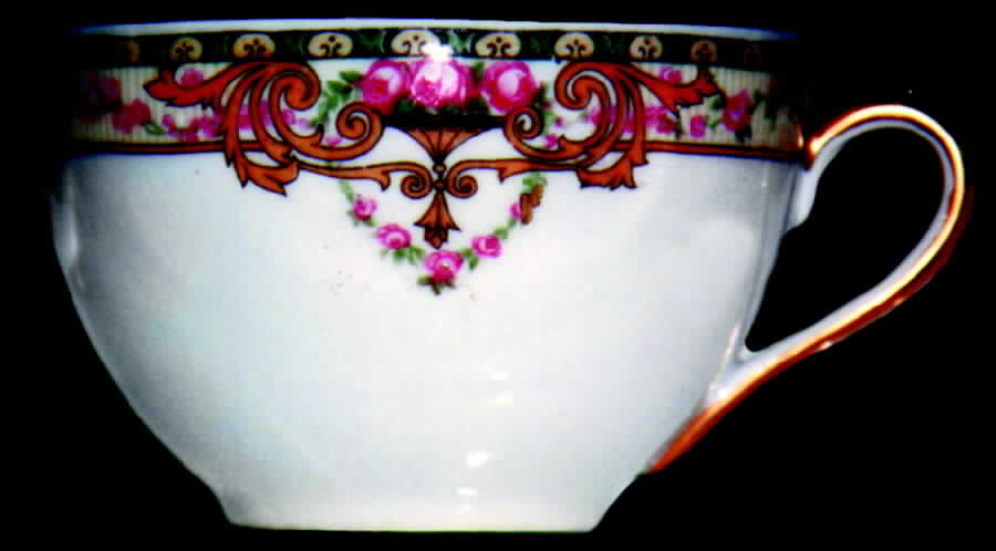 VIT24 Flat Cup by Victoria (Czech)-1