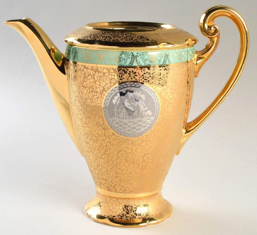 VIT26 (CZECHOSLOVAKIA) Coffee Pot No Lid by Victoria (Czech)-1