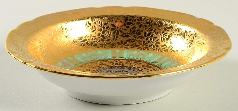 VIT26 (CZECHOSLOVAKIA) Fruit/Dessert (Sauce) Bowl by Victoria (Czech)-1