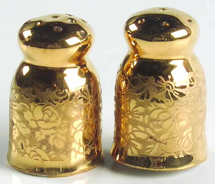 VIT26 (CZECHOSLOVAKIA) Individual Salt & Pepper Set by Victoria (Czech)-1
