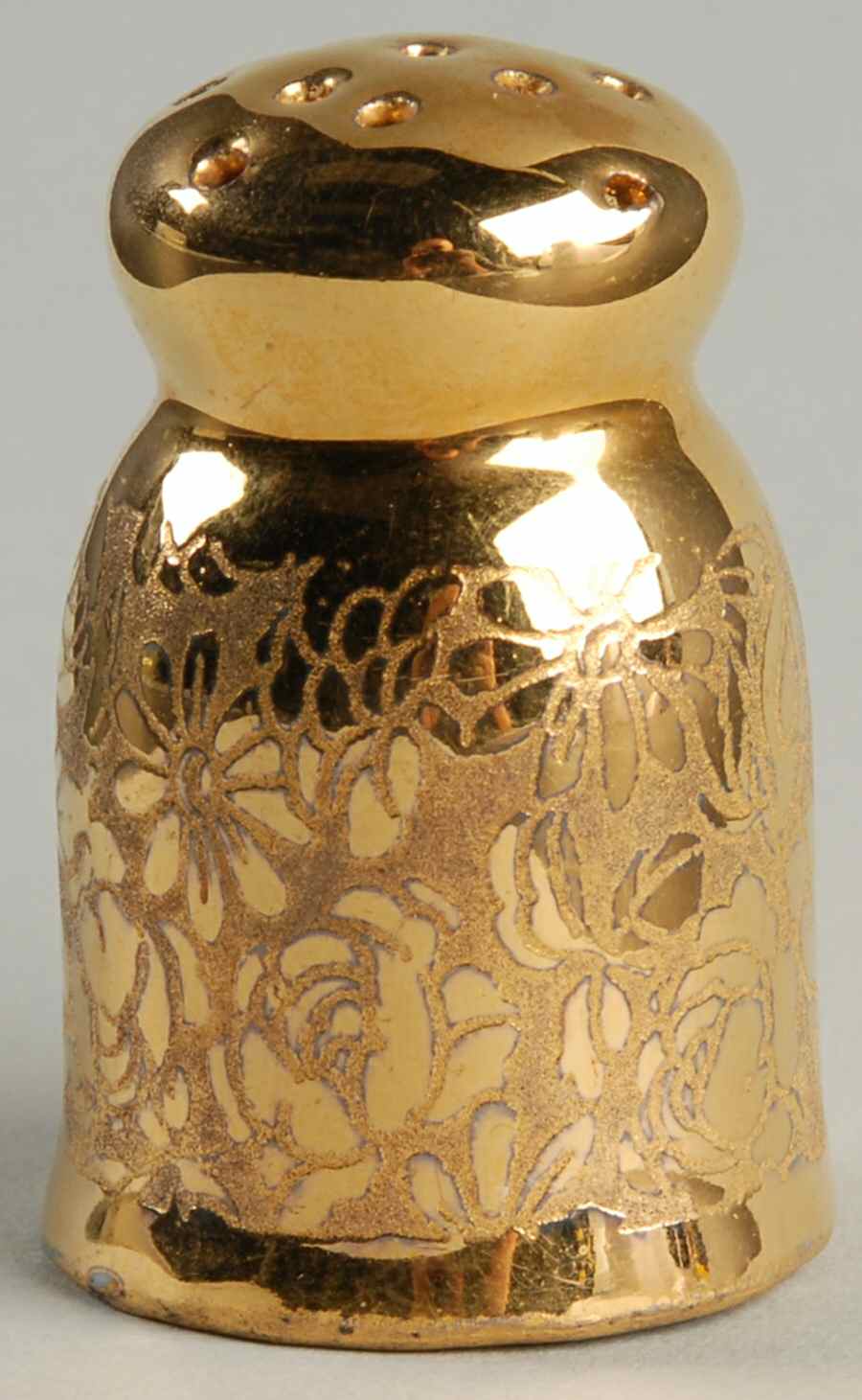 VIT26 (CZECHOSLOVAKIA) Individual Pepper Shaker by Victoria (Czech)-1