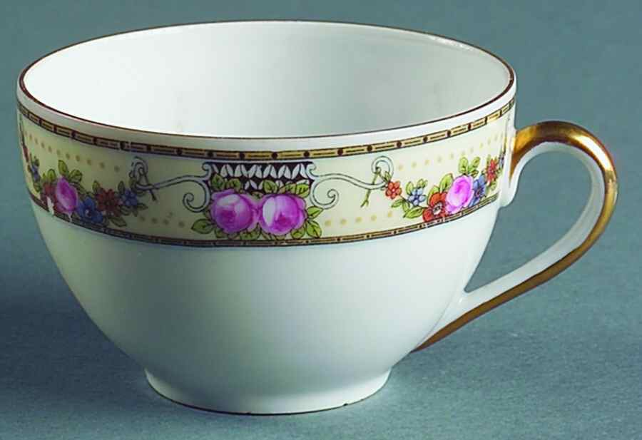 VIT43 Flat Cup by Victoria (Czech)-1