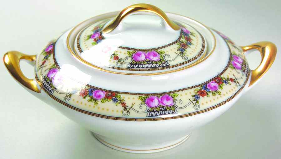VIT43 Sugar Bowl & Lid by Victoria (Czech)-1