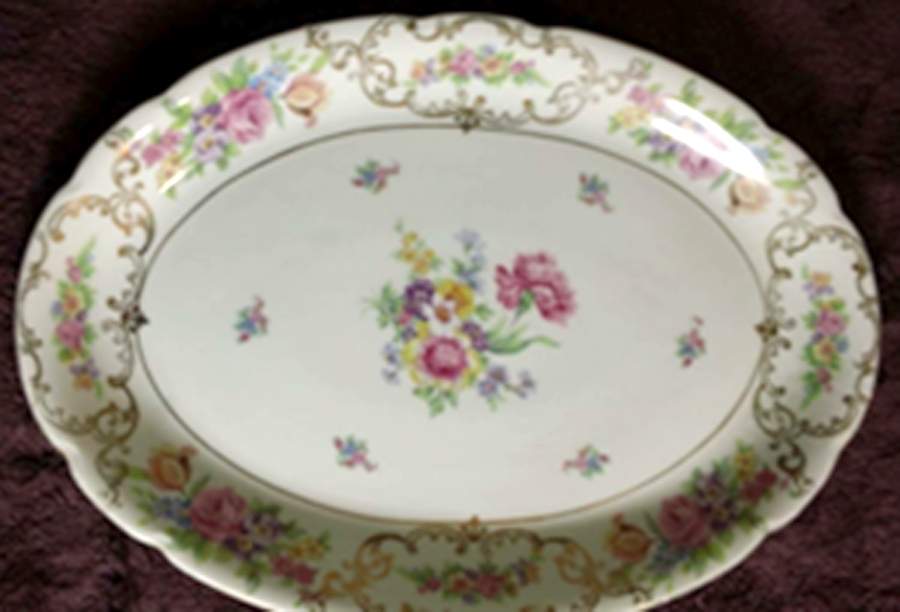 VIT46 12" Oval Serving Platter by Victoria (Czech)-1