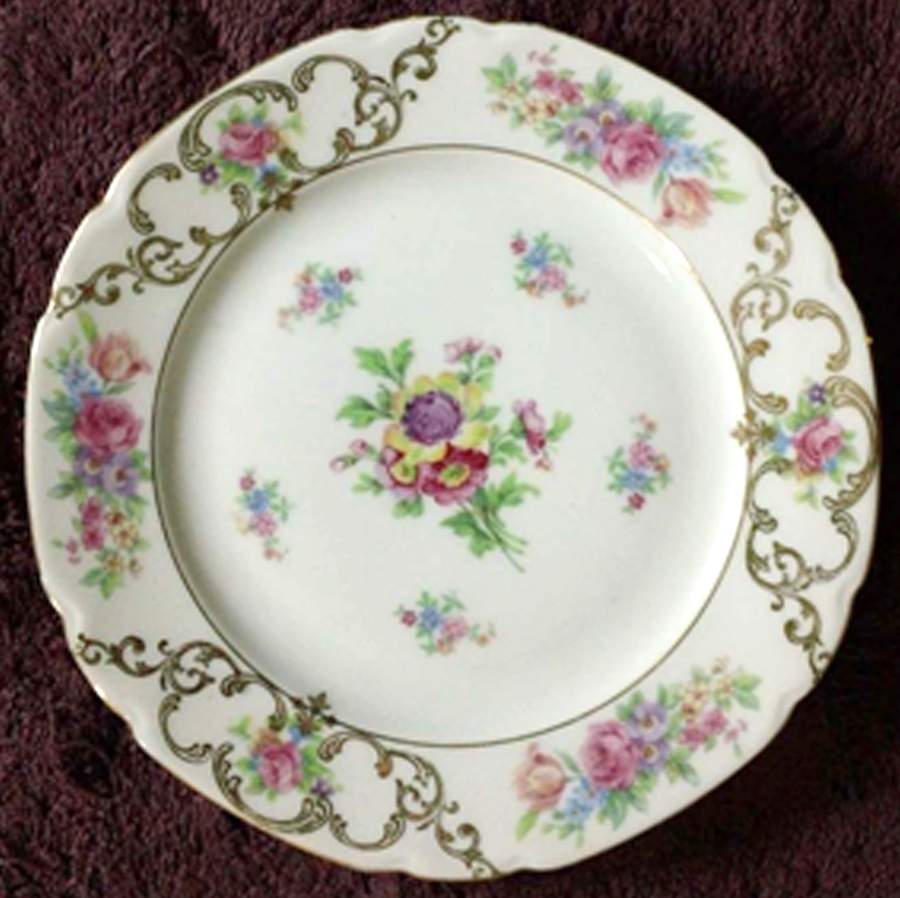 VIT46 Bread & Butter Plate by Victoria (Czech)-1