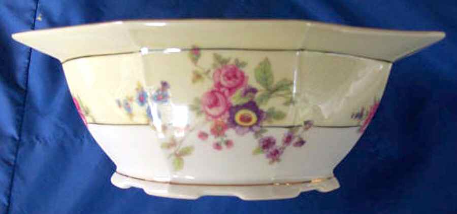 VIT55 Round Vegetable No Lid by Victoria (Czech)-1