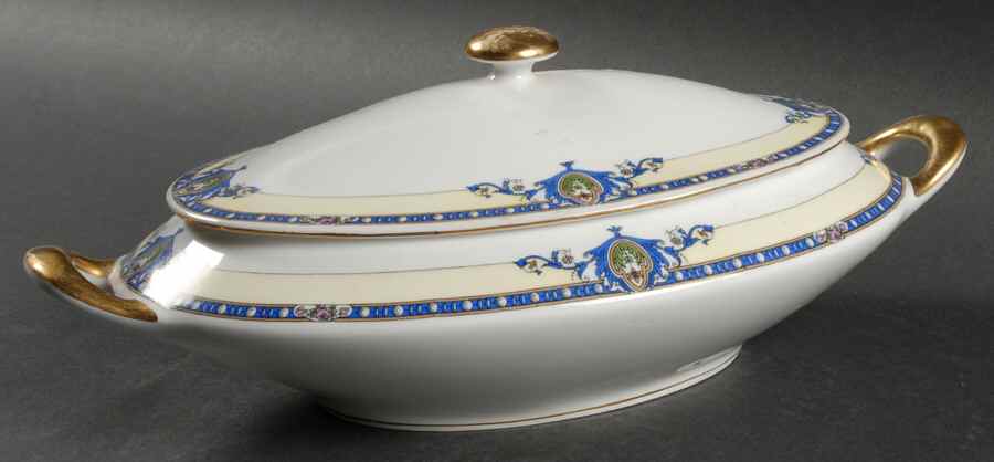 VIT60 Oval Covered Vegetable by Victoria (Czech)-1