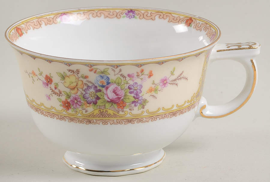 VIT62 Footed Cup by Victoria (Czech)-1