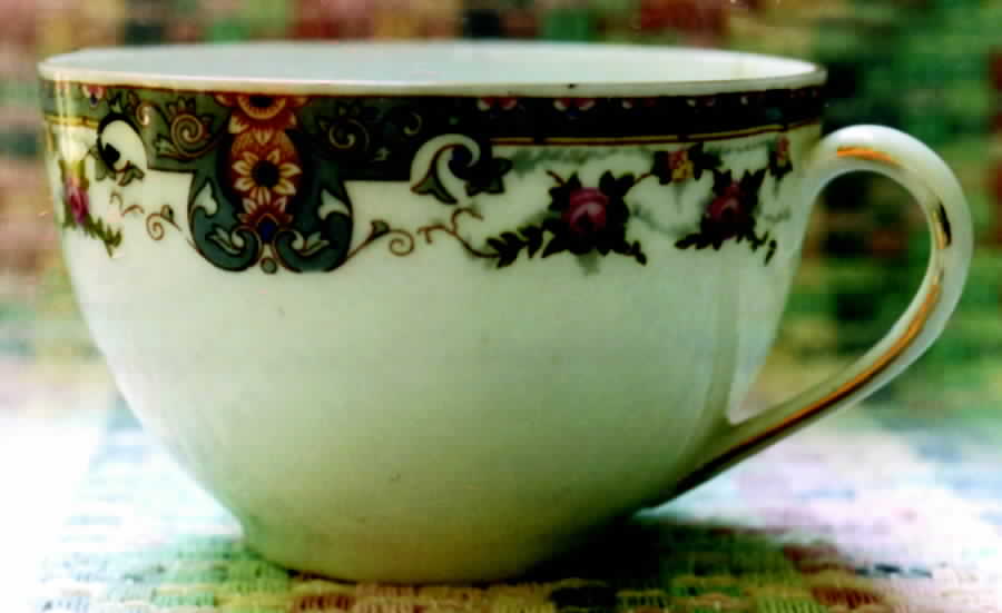 VIT69 Flat Cup by Victoria (Czech)-1