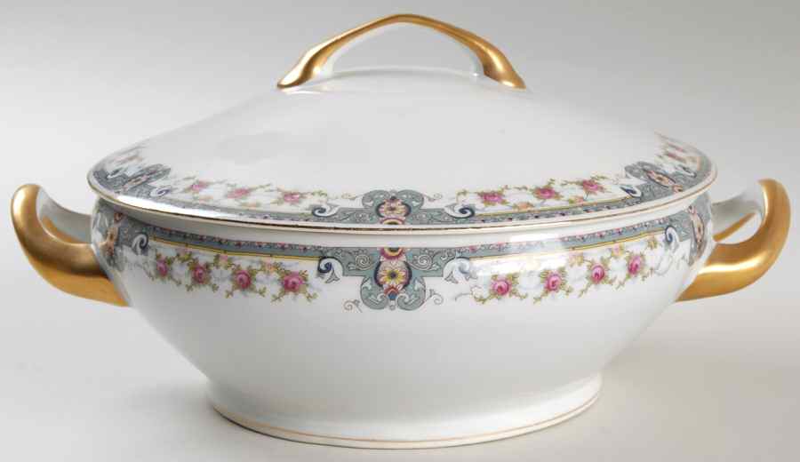 VIT69 Round Covered Vegetable by Victoria (Czech)-1