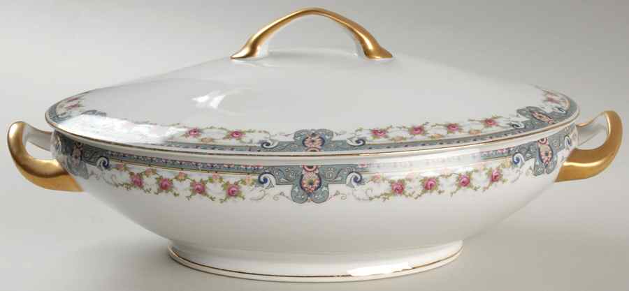 VIT69 Oval Covered Vegetable by Victoria (Czech)-1