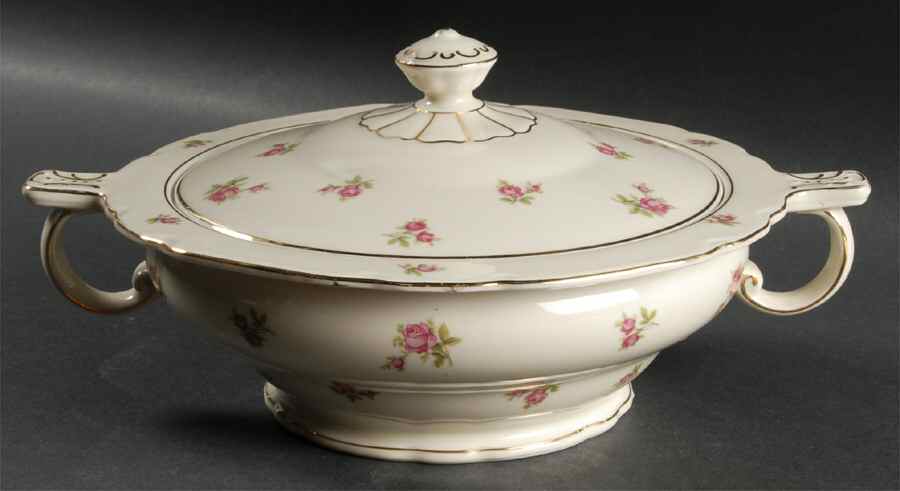 270 Round Covered Vegetable by Victoria (Czech)-1