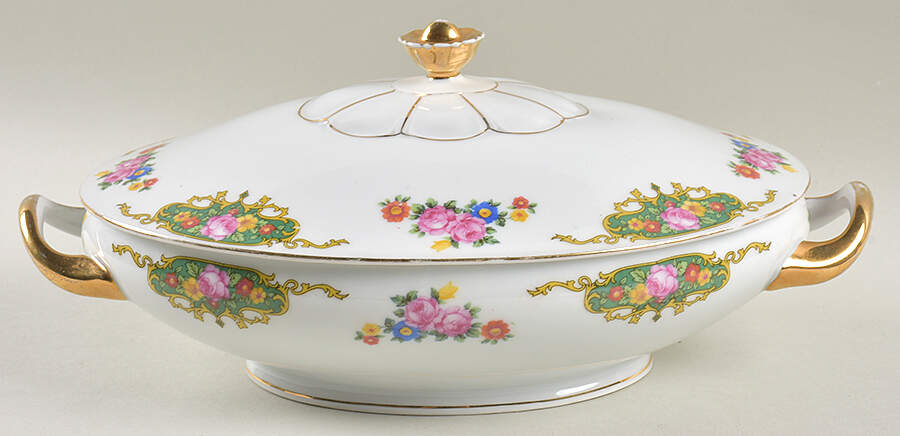 VIT73 Oval Covered Vegetable by Victoria (Czech)-1