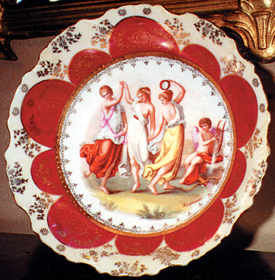 VIT91 Dinner Plate by Victoria (Czech)-1