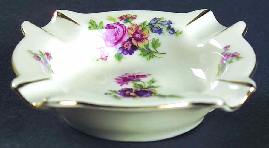 237 Small Ashtray by Victoria (Czech)-1