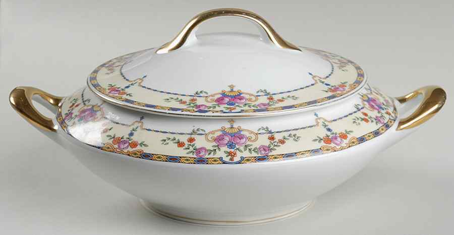 Warwick Round Covered Vegetable by Victoria (Czech)-1