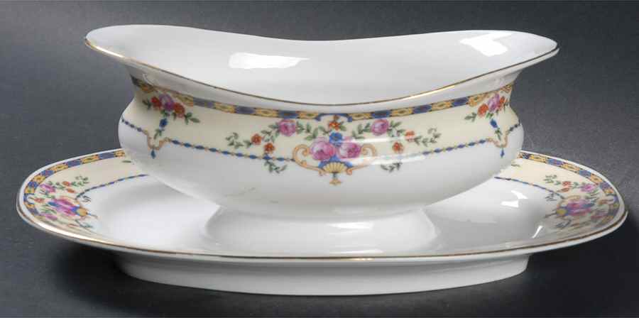 Warwick Gravy Boat with Attached Underplate by Victoria (Czech)-1