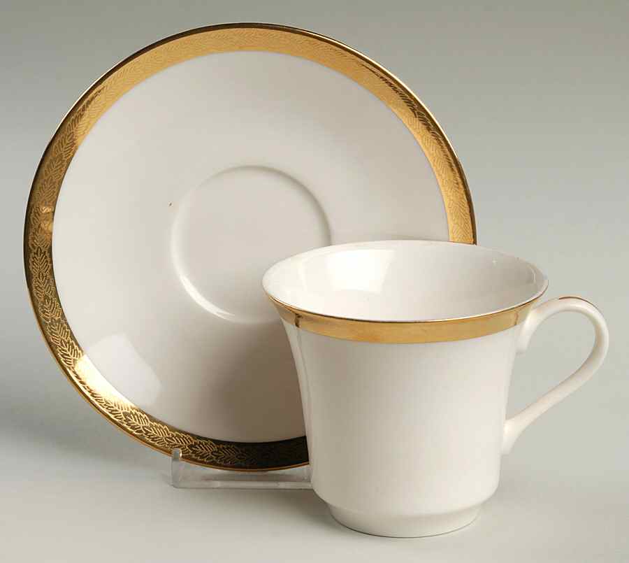 Golden Oak Flat Cup & Saucer Set by Viletta-1