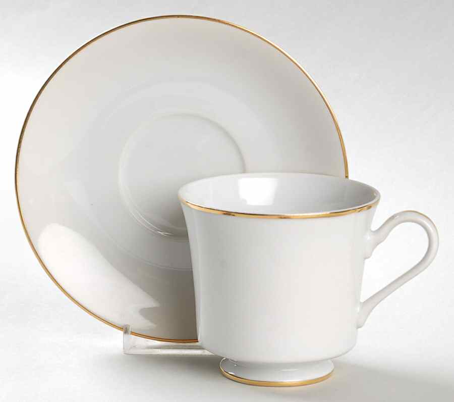 Viletta Classic Gold Footed Cup & Saucer Set by Viletta-1