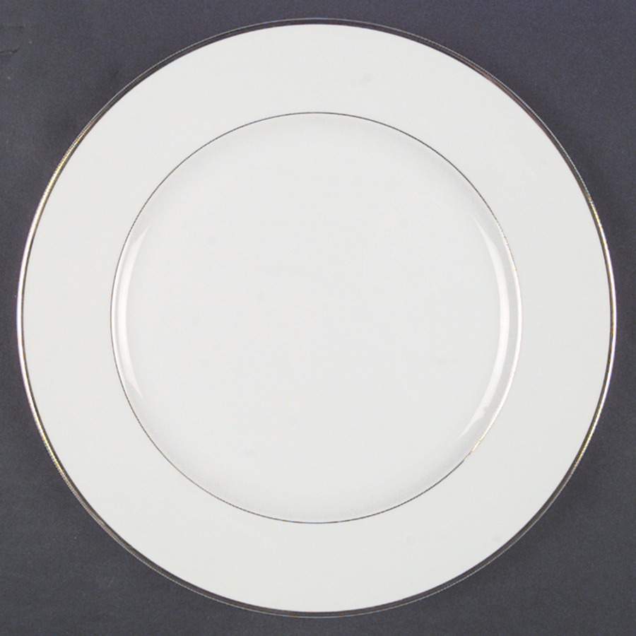 Viletta Classic Gold Dinner Plate by Viletta-1