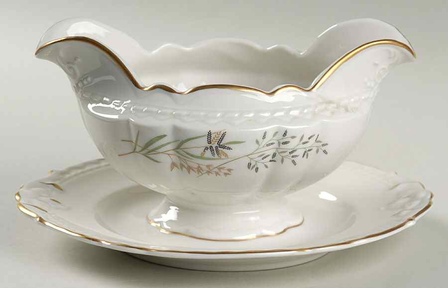 Amaryllis Round Gravy Boat/Attached Underplate by Vogue-1