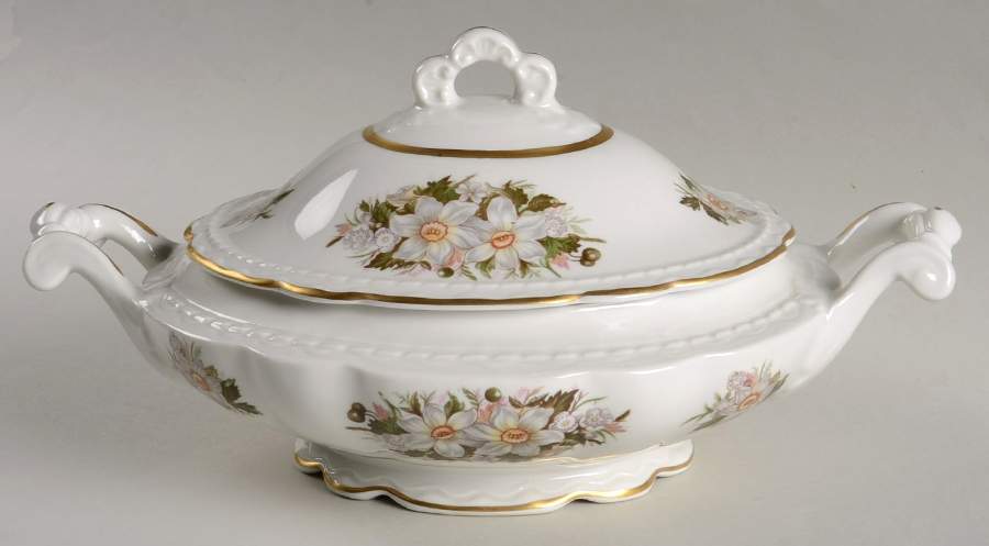 April Oval Covered Vegetable by Vogue-1