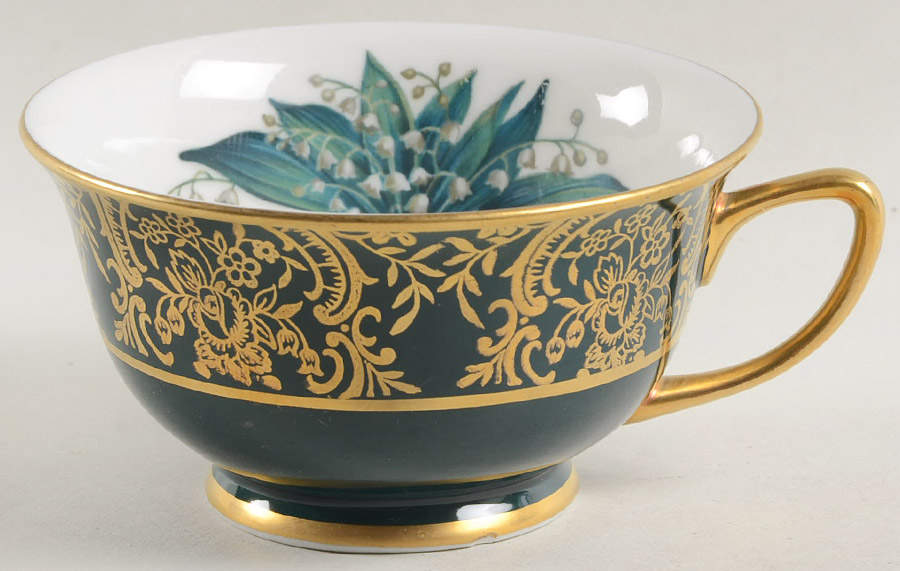 Candlelight Footed Cup by Vogue-1
