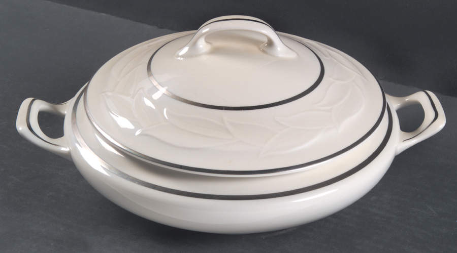 Concerto Platinum Round Covered Vegetable by Vogue-1